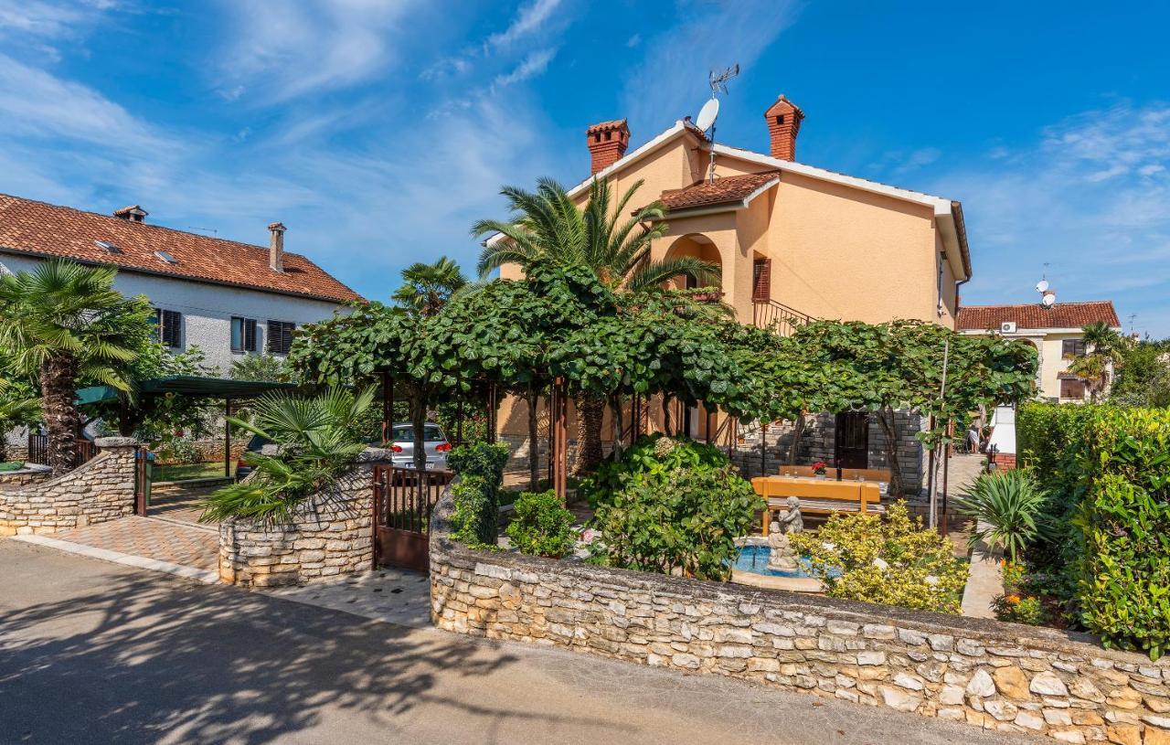 Apartments Feniks Poreč Eksteriør bilde